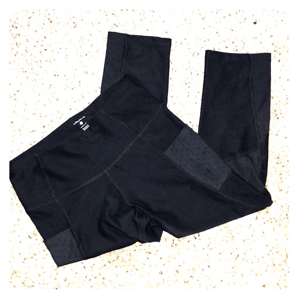 Cropped yoga pants